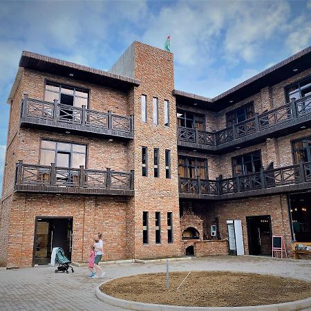 Gloriya Hotel Lidzava Ngoại thất bức ảnh