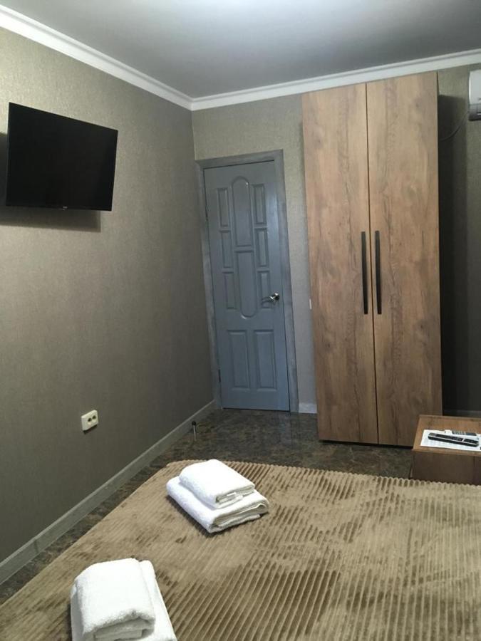 Gloriya Hotel Lidzava Ngoại thất bức ảnh