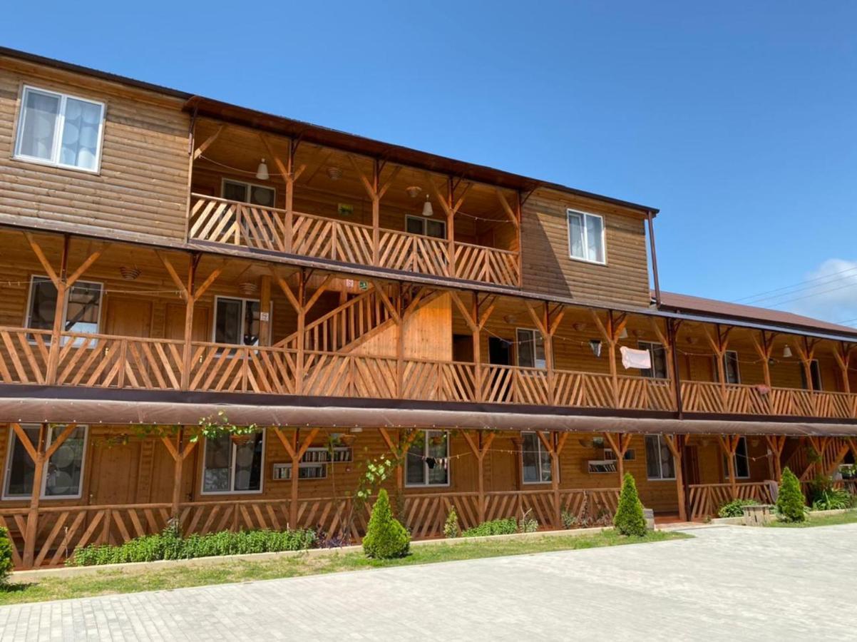 Gloriya Hotel Lidzava Ngoại thất bức ảnh