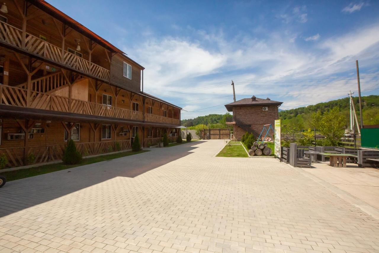 Gloriya Hotel Lidzava Ngoại thất bức ảnh