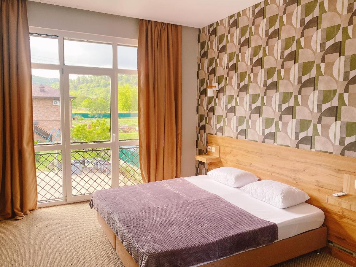 Gloriya Hotel Lidzava Ngoại thất bức ảnh