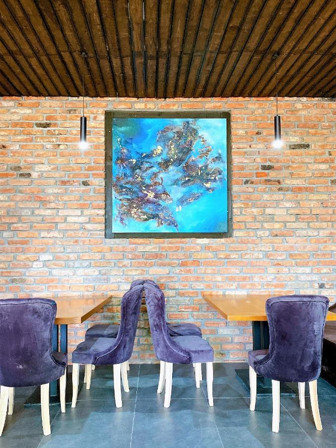 Gloriya Hotel Lidzava Ngoại thất bức ảnh
